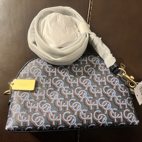 Coach Crossbody - Picture 1 of 4